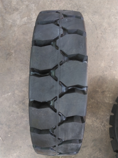 VỎ ĐẶC 650-10 - CÁI