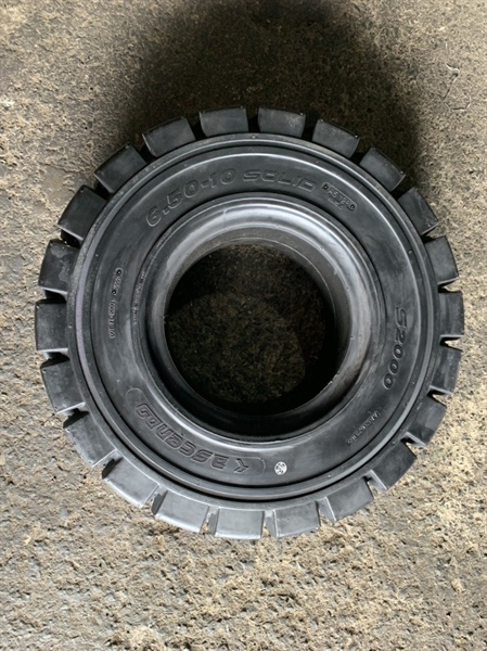 VỎ ĐẶC 650-10 - CÁI