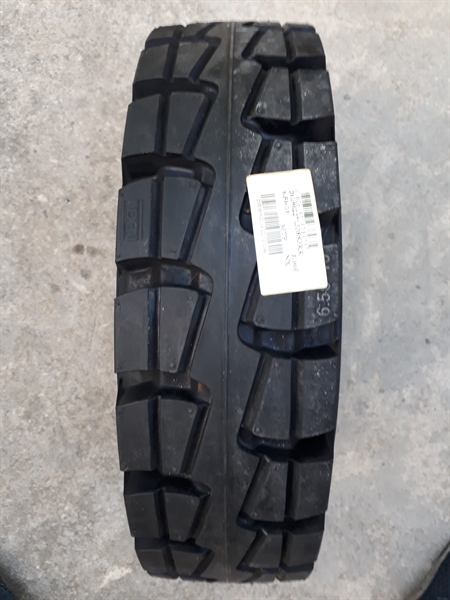 VỎ ĐẶC 650-10 - CÁI