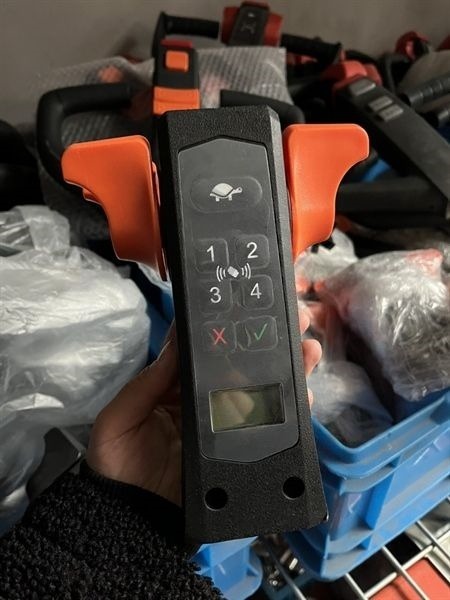 BỘ TAY ĐIỀU KHIỂN PTE20N (MỚI) - CÁI