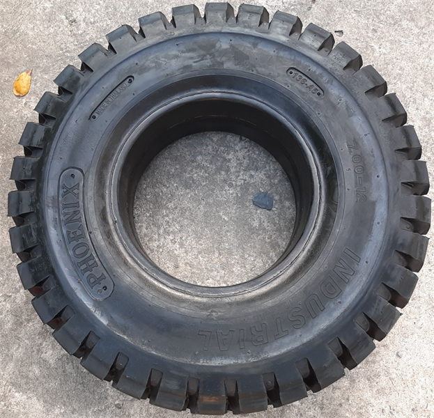 VỎ ĐẶC 700-12 (RIM 5.00) - CÁI