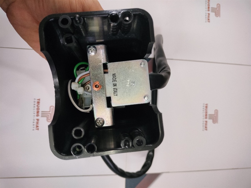CẦN GẠT ĐÈN 20/30DF-7/50D-7AE - CÁI
