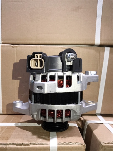 DINAMO D4BB 13.5V 70A DOOSAN - CÁI