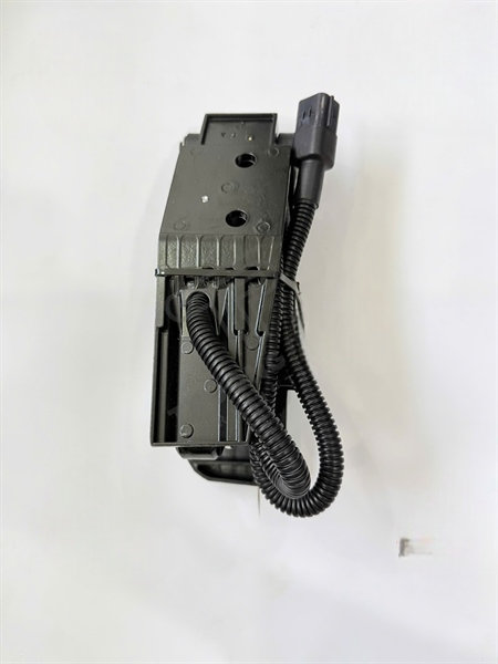 BÀN ĐẠP CHÂN GA EF-5 S92 8V EFL352 (GIẮC 5 CHÂN) - CÁI