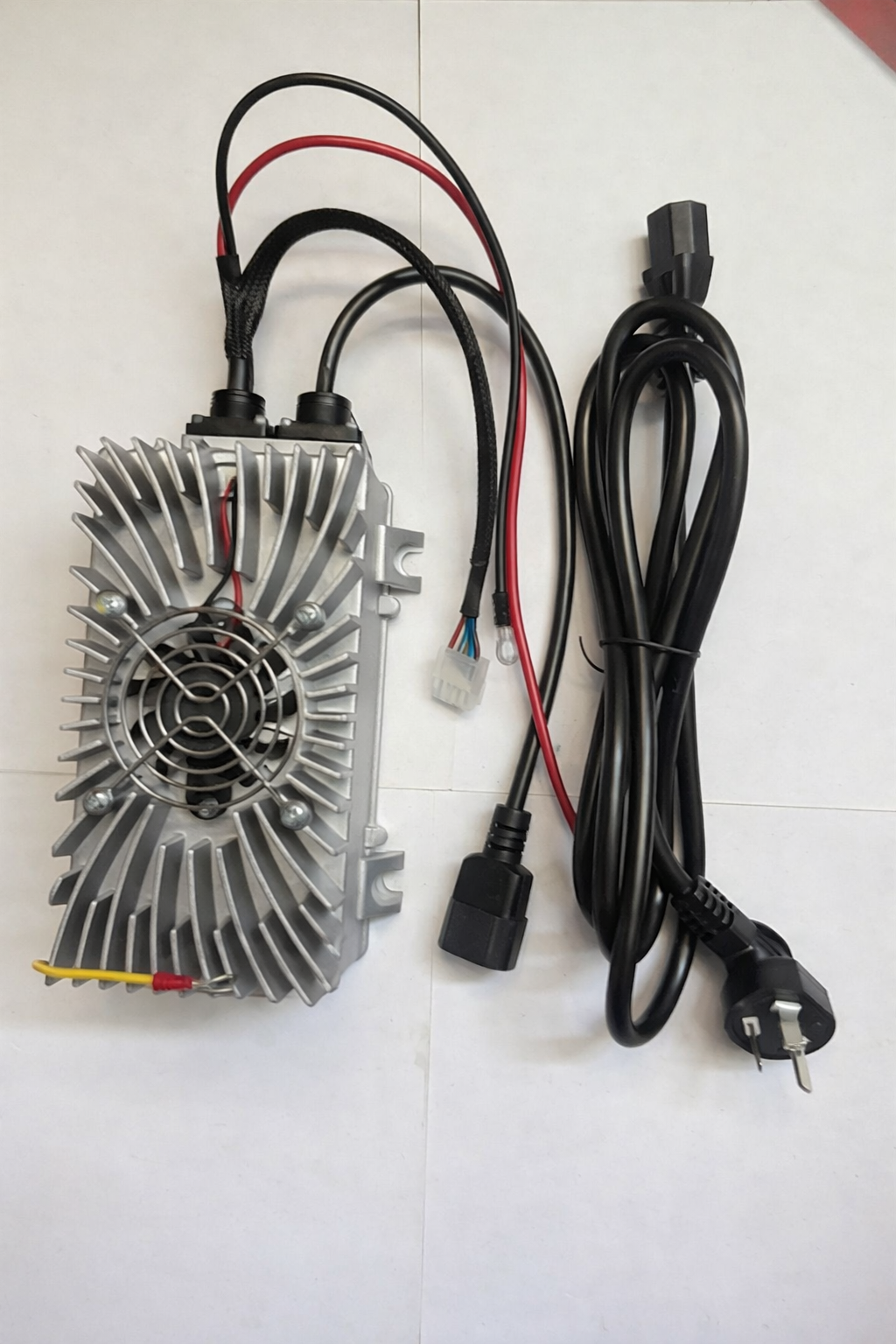 BỘ SẠC BÌNH ẮC QUY 24VDC 15A (LITHIUM 24V/7-8CELL) 11305100-0000 - BỘ
