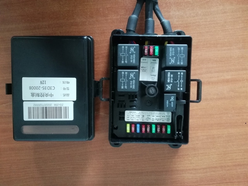 HỘP CẦU CHÌ 12V (8+4+4+2+2) - CÁI